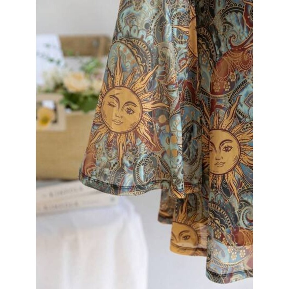SHEIN CURVE Plus Size 7X Sun Moon Celestial Print Tie Front Bell Sleeve - Picture 2 of 9